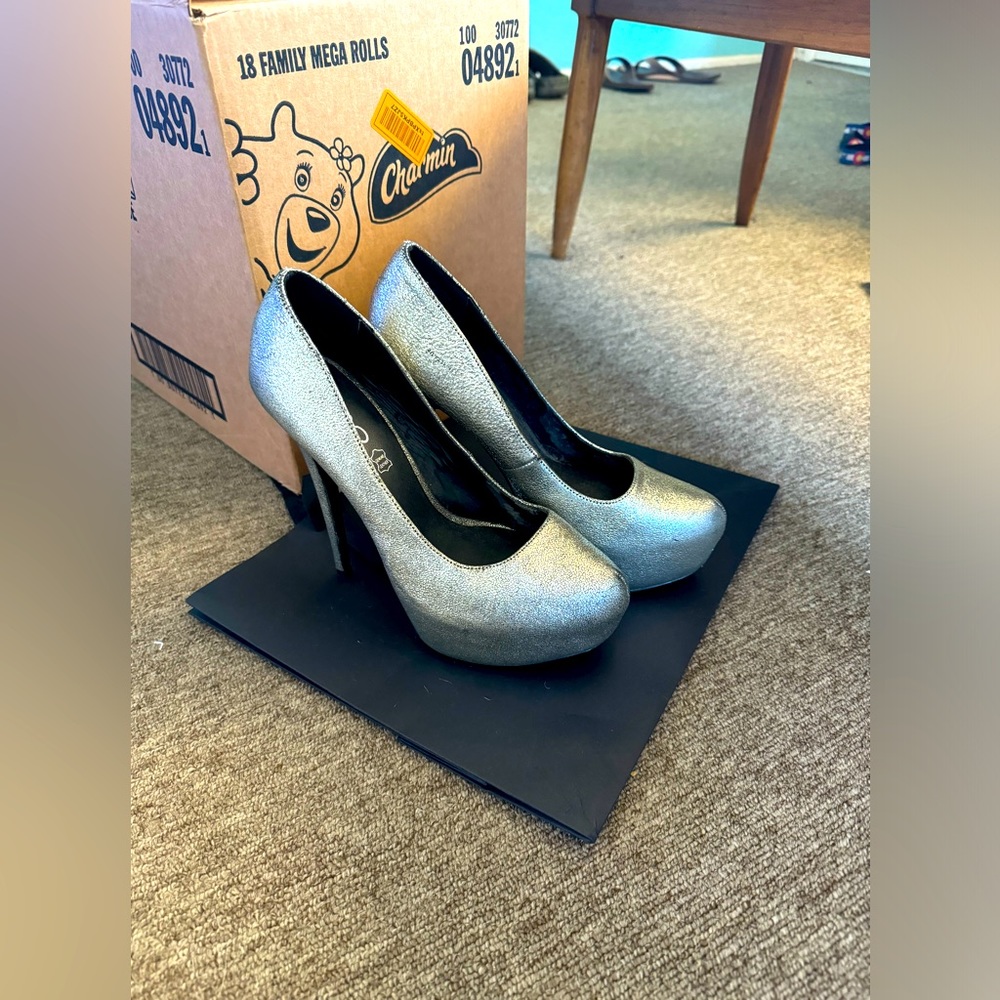 Aldo High Heel: Size 8 1/2